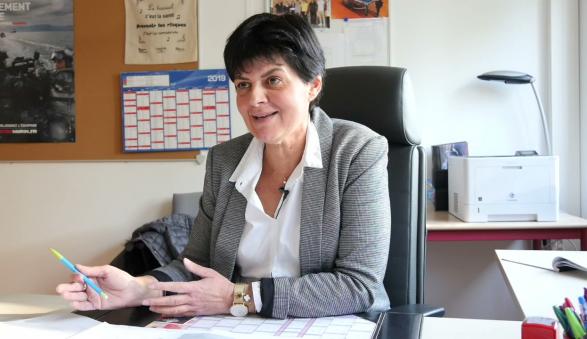F. Narcisse | Principale collège | Un jeu pédagogique pour résoudre un problème au self